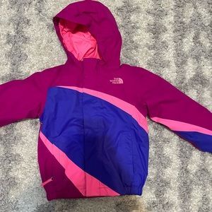 Toddler size 4 north face winter jacket. Excellent condition like new.